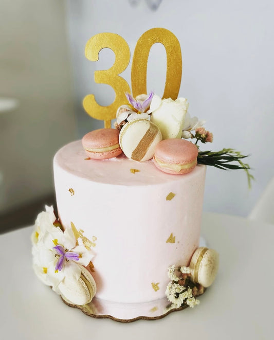 Macarons Cake